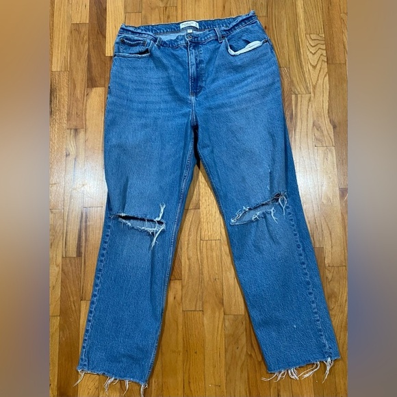 Abercrombie & Fitch Curve Love The 90s Straight Ultra High Rise Jean - Picture 1 of 3